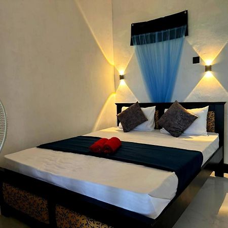 Fly Infinity - Home Stay Kandy Esterno foto