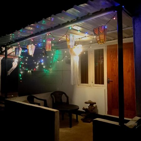 Fly Infinity - Home Stay Kandy Esterno foto