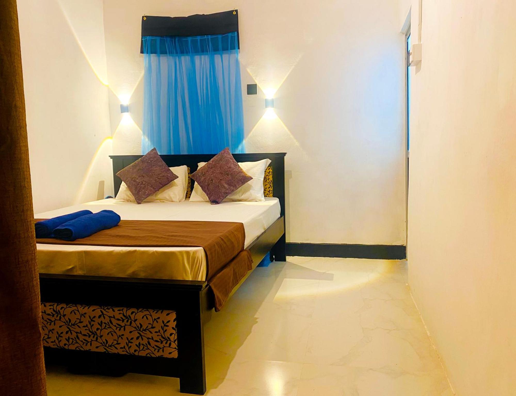 Fly Infinity - Home Stay Kandy Esterno foto