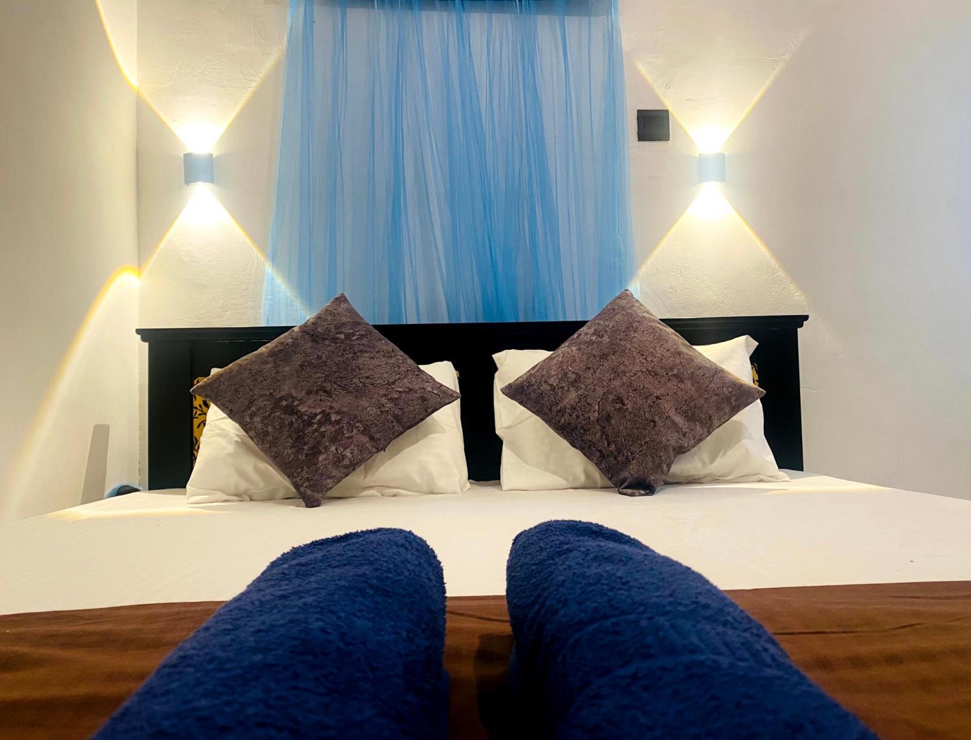 Fly Infinity - Home Stay Kandy Esterno foto