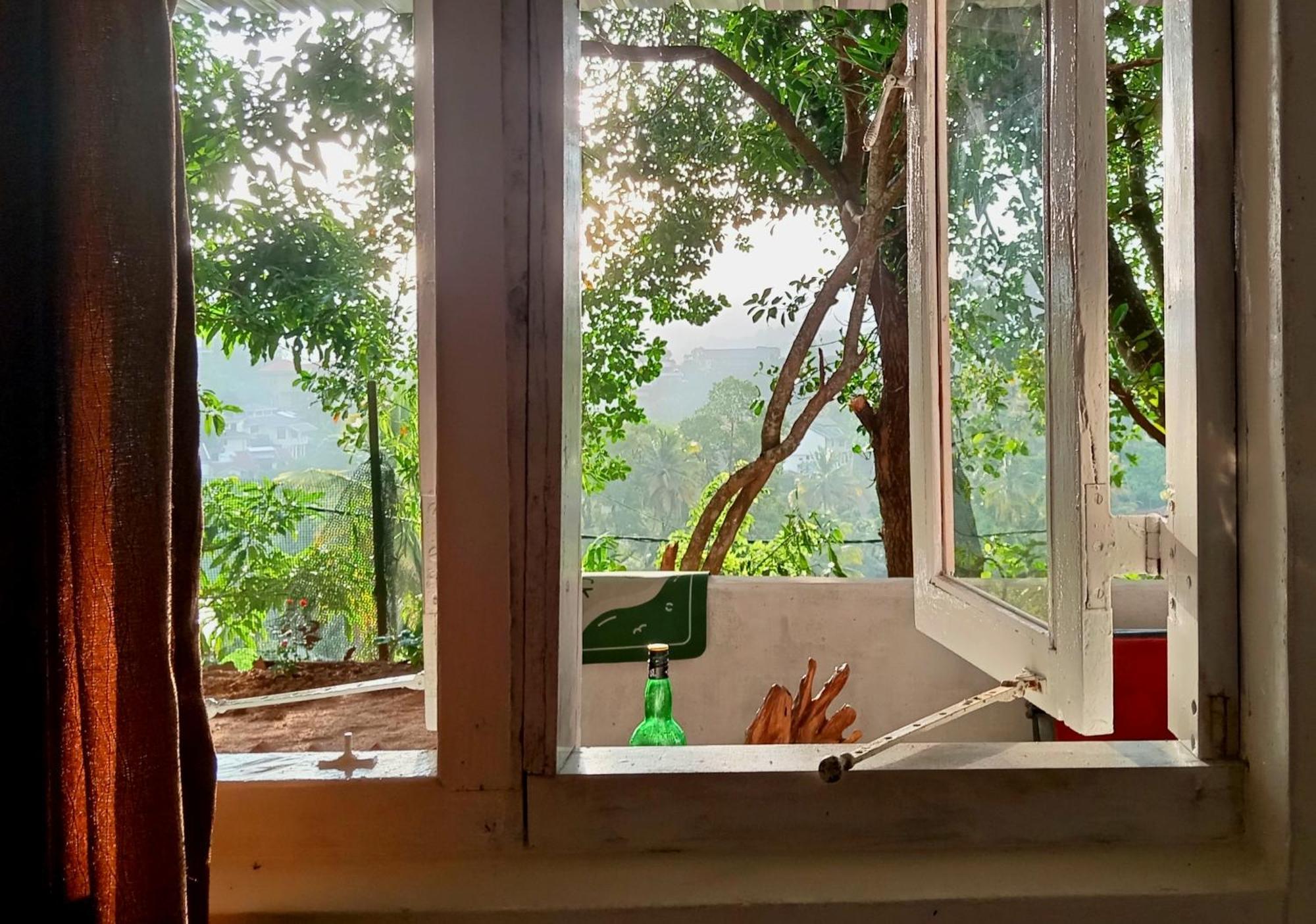 Fly Infinity - Home Stay Kandy Esterno foto