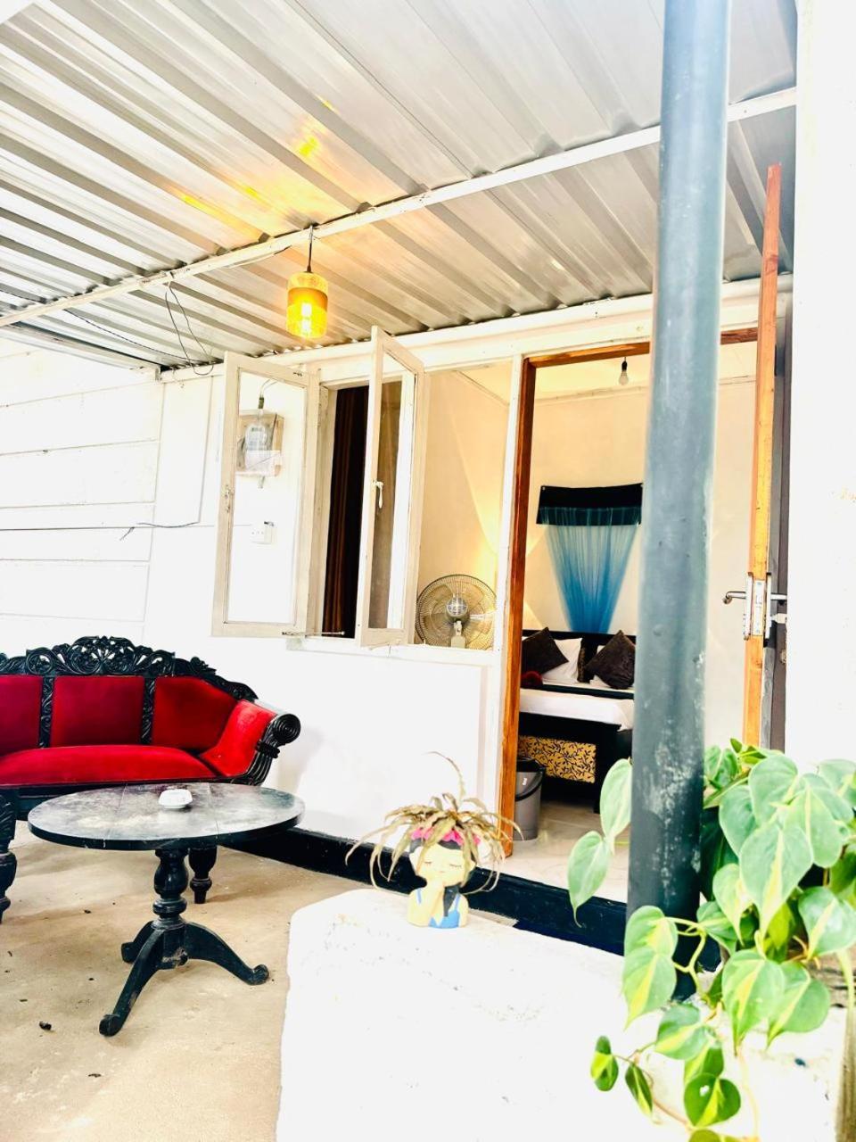 Fly Infinity - Home Stay Kandy Esterno foto